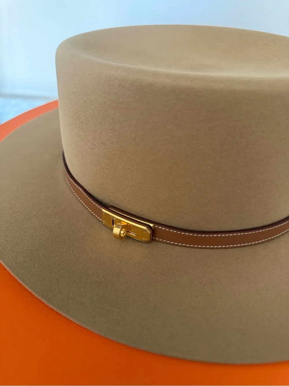 Hermes Hampton Hat with Kelly Belt in Gold - Picture 5 of 5